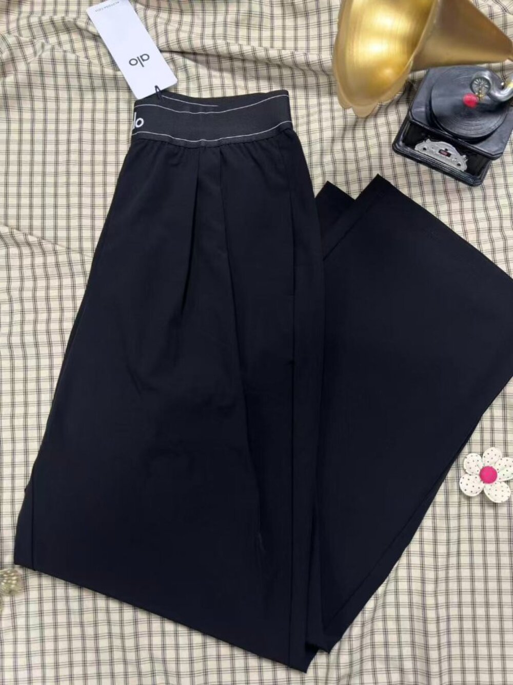 New With Tags ALO Yoga Suit Up Pants Black 30"🌾Leg-Lengthening - Picture 4 of 7